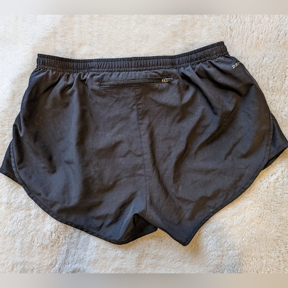 Lined Nike Running Shorts - Picture 2 of 3